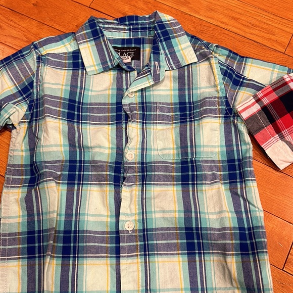 Boys plaid shirts size 5T - Picture 2 of 10